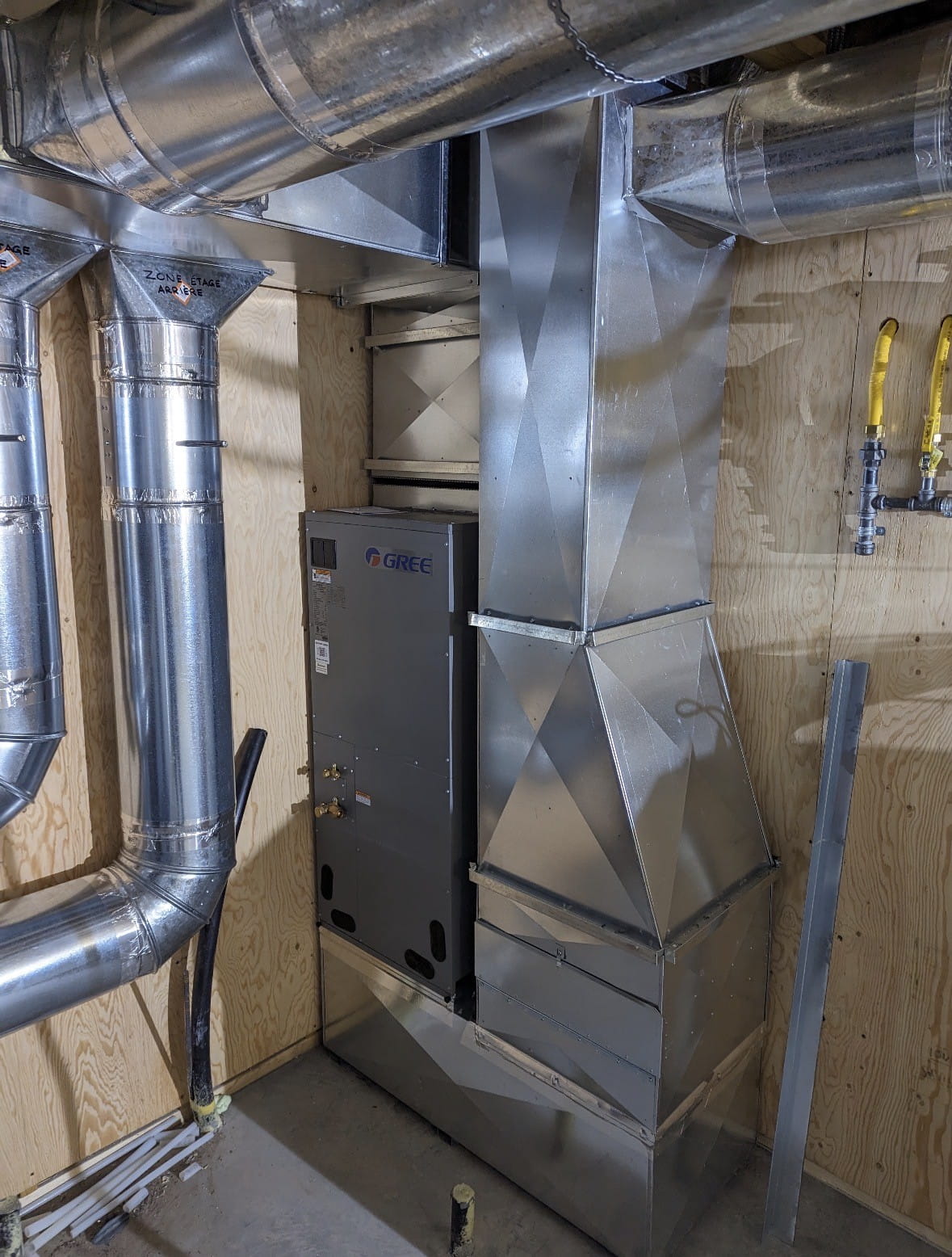 Distribution multizone avec conduits identifiés